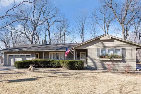 4720 Lakeway Ter, Excelsior, MN 55331