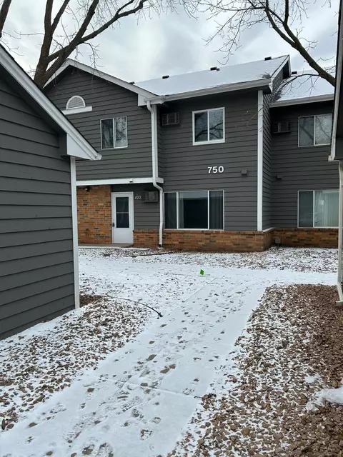 750 W Village Rd #103, Chanhassen, MN 55317