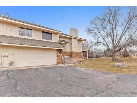 8524 Xenium Ln N, Maple Grove, MN 55369