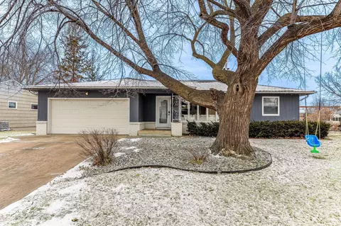 210 W 3 12 St, Waconia, MN 55387