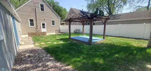 Exterior - 1230 3rd St N, Fargo, ND 58102 photo 6 of 8