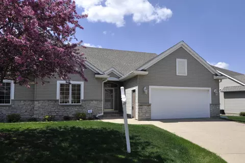 2302 Coral Ct NE, Rochester, MN 55906