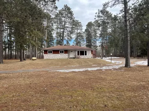 4668 Vermilion Trl, Gilbert, MN 55741