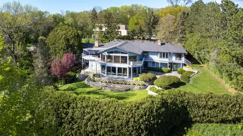 1065 Edgewood Hills Rd, Wayzata, MN 55391