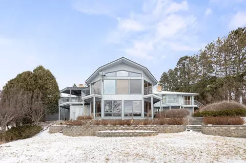 1065 Edgewood Hills Rd, Wayzata, MN 55391