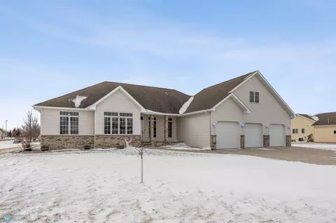 4801 36th Ave N, Reile's Acres, ND 58102