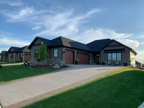 905 Somerby Pkwy NE, Byron, MN 55920