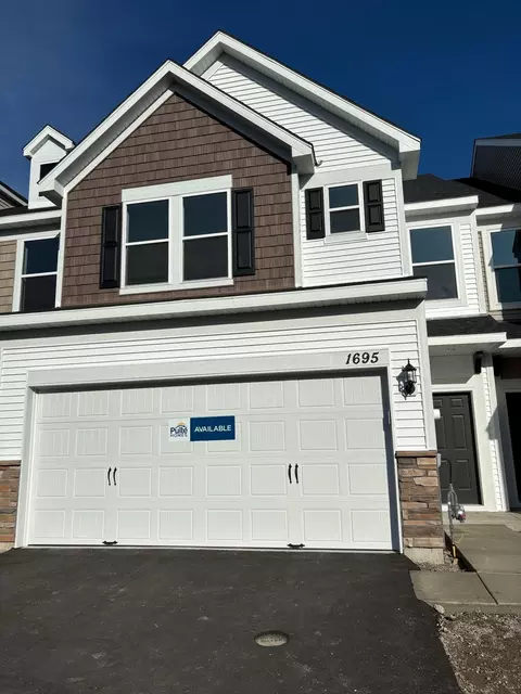1695 Hauer Trl, Shakopee, MN 55379