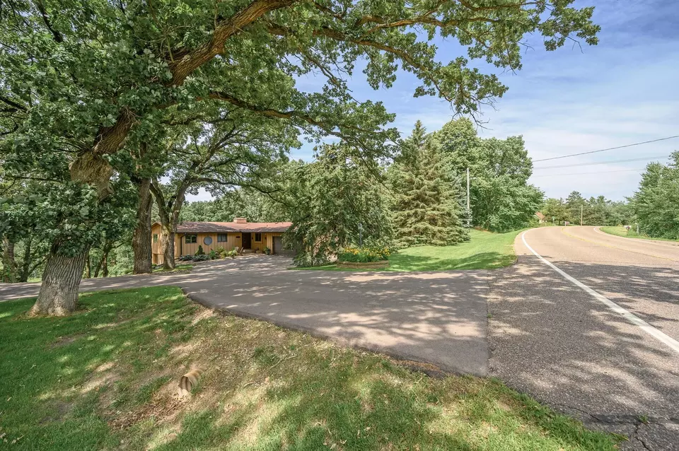 Exterior - 10081 Barnes Ave, Inver Grove Heights, MN 55077 photo 6 of 30