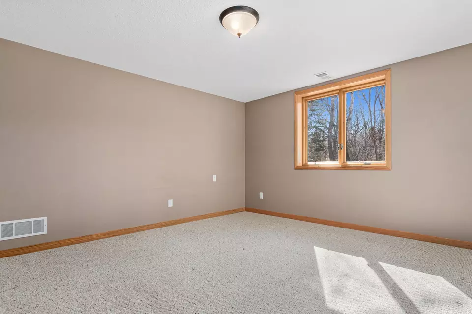 Bedroom - 10081 Barnes Ave, Inver Grove Heights, MN 55077 photo 10 of 10