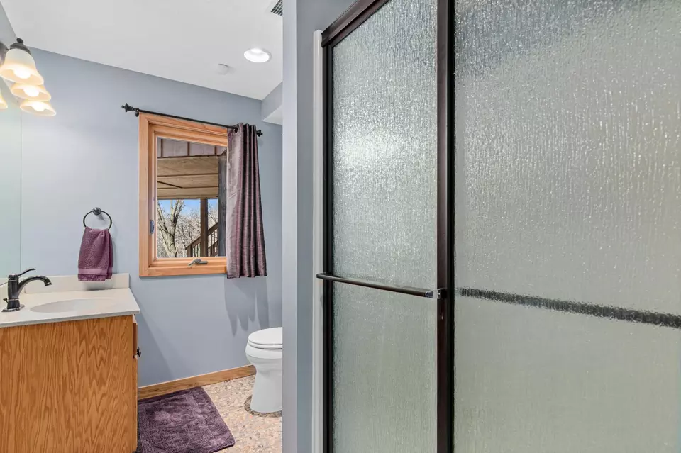 Bath - 10081 Barnes Ave, Inver Grove Heights, MN 55077 photo 3 of 3
