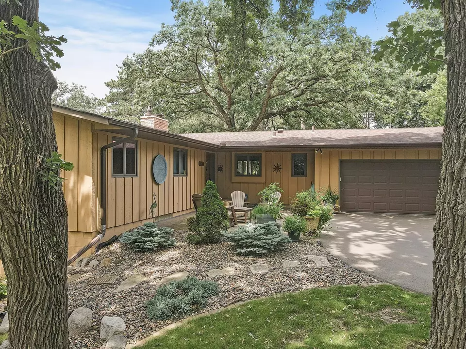 Exterior - 10081 Barnes Ave, Inver Grove Heights, MN 55077 photo 16 of 30