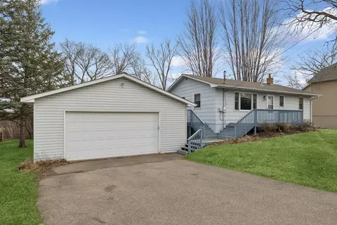 215 Sherwood Rd, Shoreview, MN 55126
