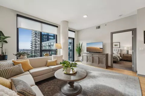 1240 S 2nd St #725, Minneapolis, MN 55415