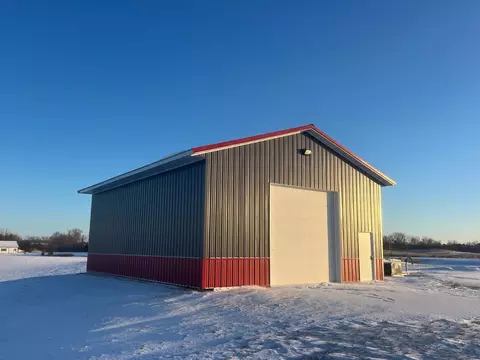 16502 10th St NE, New London, MN 56273