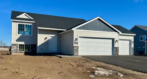 6744 Granby St, North Branch, MN 55056