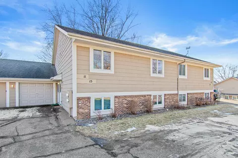 11 Somerset Dr, Waconia, MN 55387