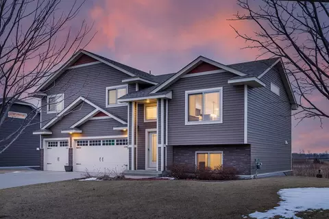 1679 Hidden Trl, Mayer, MN 55360
