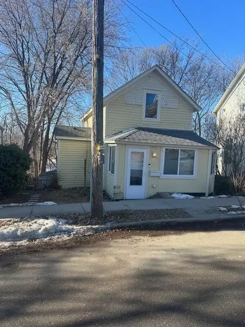 472 3rd St, Excelsior, MN 55331 photo 2