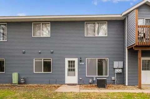 5946 Fernwood St, Shoreview, MN 55126