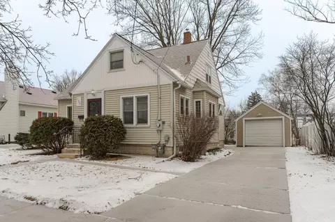 108 11th Ave SE, Rochester, MN 55904