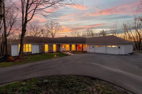 1101 Willowbrook Dr, Wayzata, MN 55391