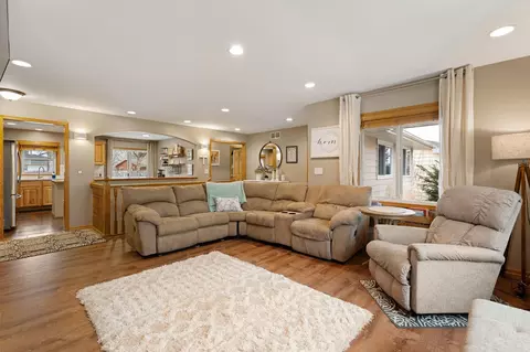 Living - 1206 Southview Ln, Albert Lea, MN 56007 photo 3 of 3