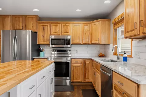Kitchen - 1206 Southview Ln, Albert Lea, MN 56007 photo 3 of 7