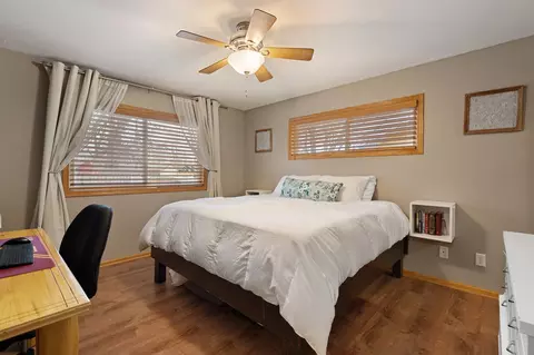 Bedroom - 1206 Southview Ln, Albert Lea, MN 56007 photo 2 of 4
