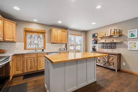 Kitchen - 1206 Southview Ln, Albert Lea, MN 56007 photo 7 of 7