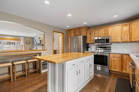 Kitchen - 1206 Southview Ln, Albert Lea, MN 56007 photo 2 of 7