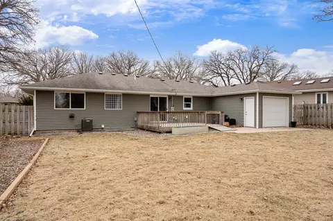 Exterior - 1206 Southview Ln, Albert Lea, MN 56007 photo 7 of 9