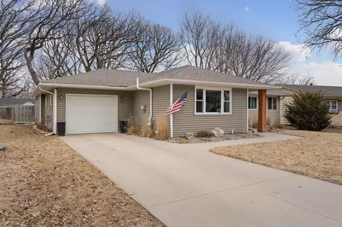 1206 Southview Ln, Albert Lea, MN 56007