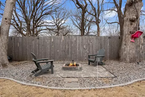 Exterior - 1206 Southview Ln, Albert Lea, MN 56007 photo 6 of 9