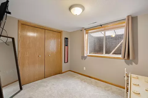Bedroom - 1206 Southview Ln, Albert Lea, MN 56007 photo 3 of 4
