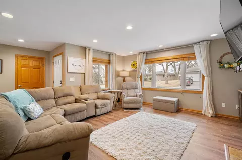 Living - 1206 Southview Ln, Albert Lea, MN 56007 photo 1 of 3