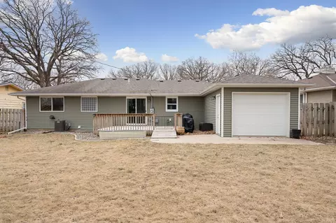 Exterior - 1206 Southview Ln, Albert Lea, MN 56007 photo 5 of 9