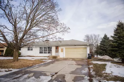 206 2nd St E, Chokio, MN 56221