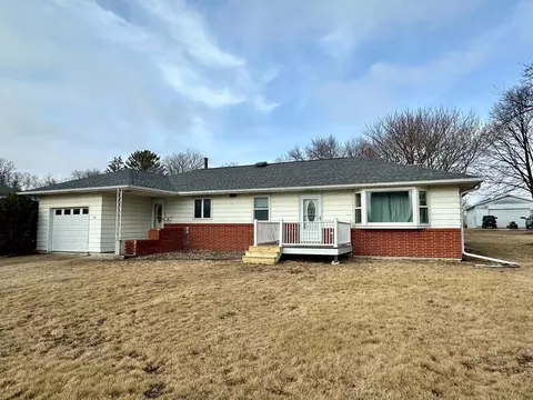 14 W Main St, Adams, MN 55909