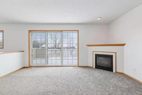 4806 Grenwich Rd N, Oakdale, MN 55128