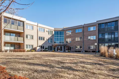 4350 Brookside Ct #103, Edina, MN 55436