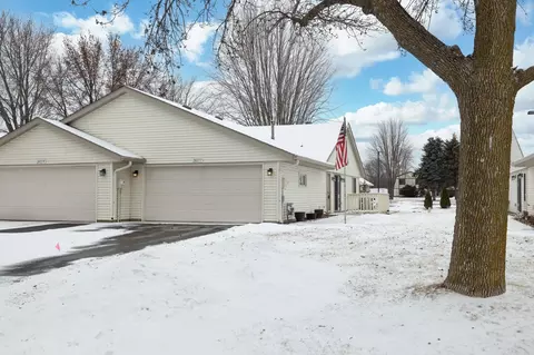 20277 Hunter Ct, Lakeville, MN 55044