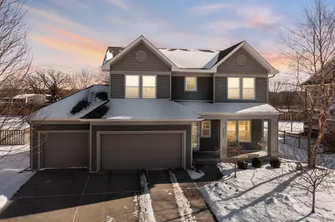 5409 Edgewater Dr, Savage, MN 55378