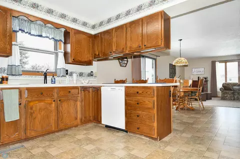 1019 Lilac Ave, Oakes, ND 58474 photo 24