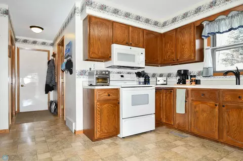 1019 Lilac Ave, Oakes, ND 58474 photo 25