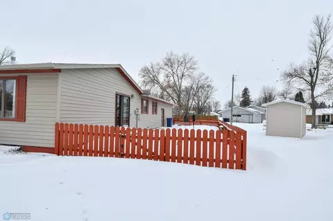 1019 Lilac Ave, Oakes, ND 58474 photo 8