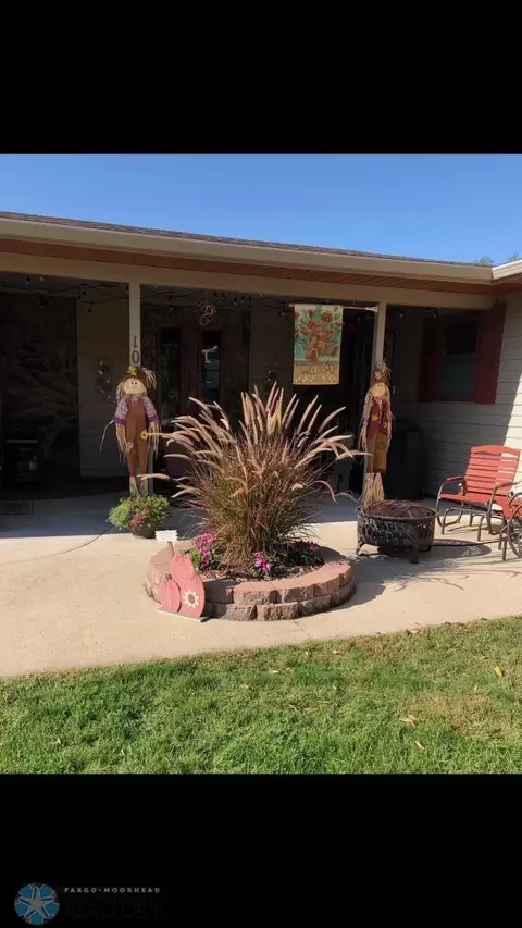 1019 Lilac Ave, Oakes, ND 58474 photo 5