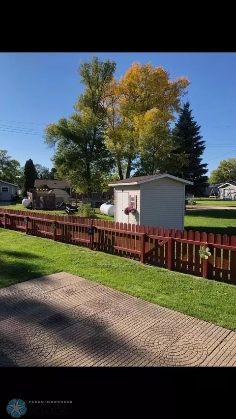 1019 Lilac Ave, Oakes, ND 58474 photo 14