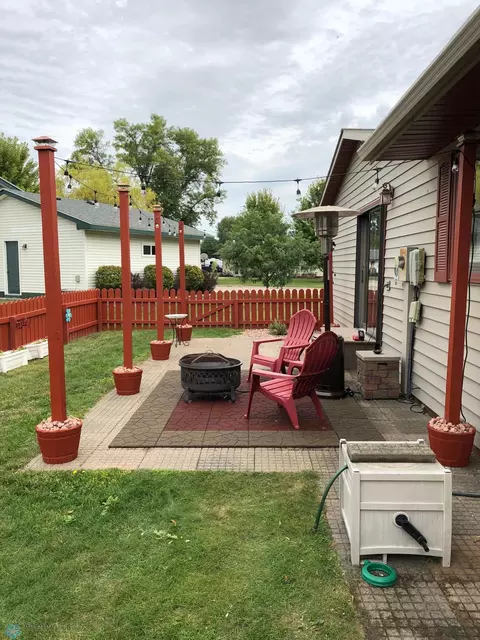 1019 Lilac Ave, Oakes, ND 58474 photo 12