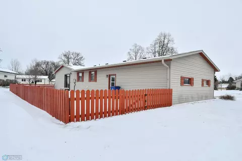 1019 Lilac Ave, Oakes, ND 58474 photo 9